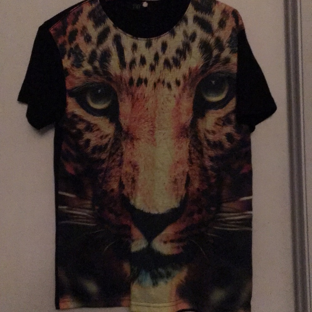 Y M F CAT T SHIRT PREOWNED